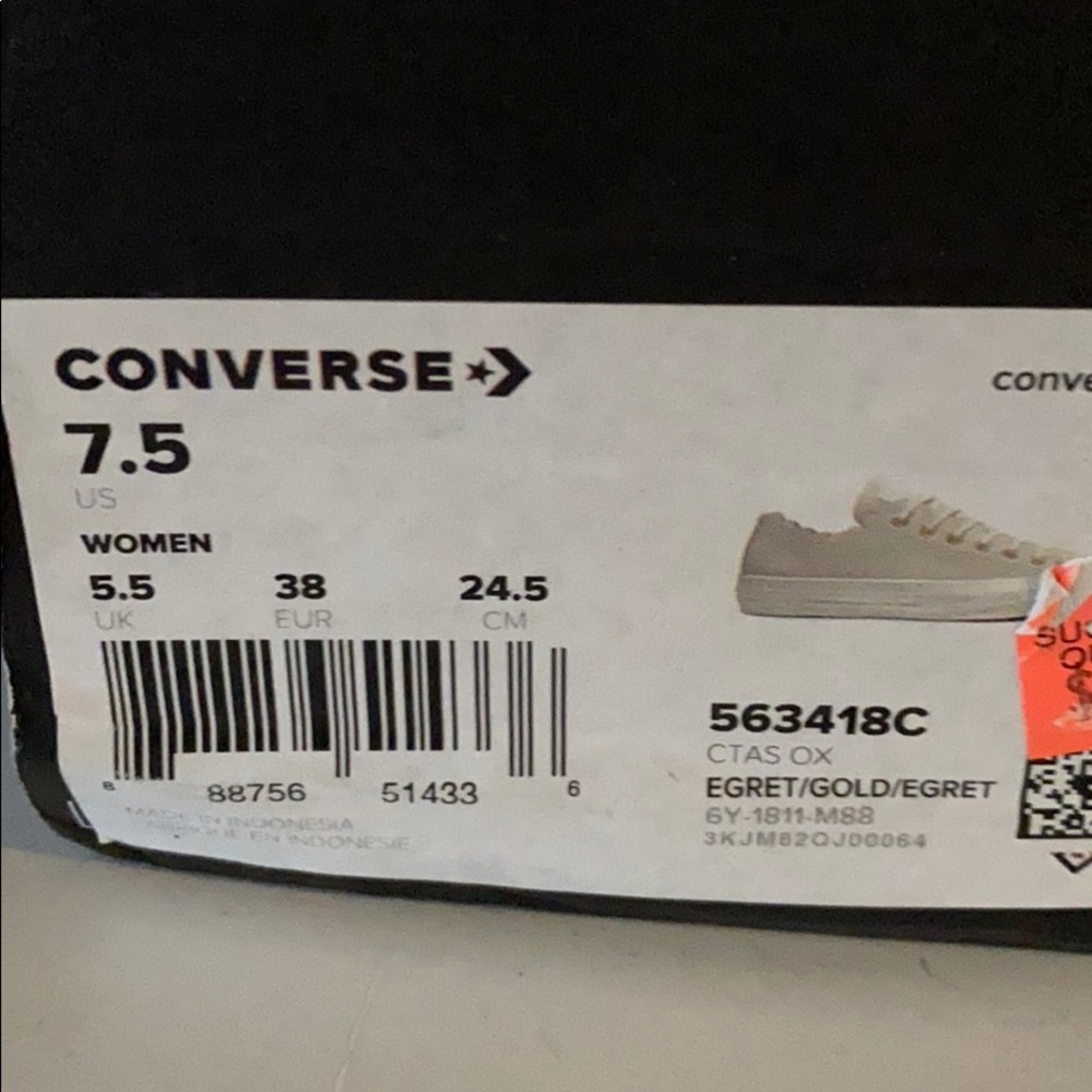 Women’s converse low - Picture 3 of 3
